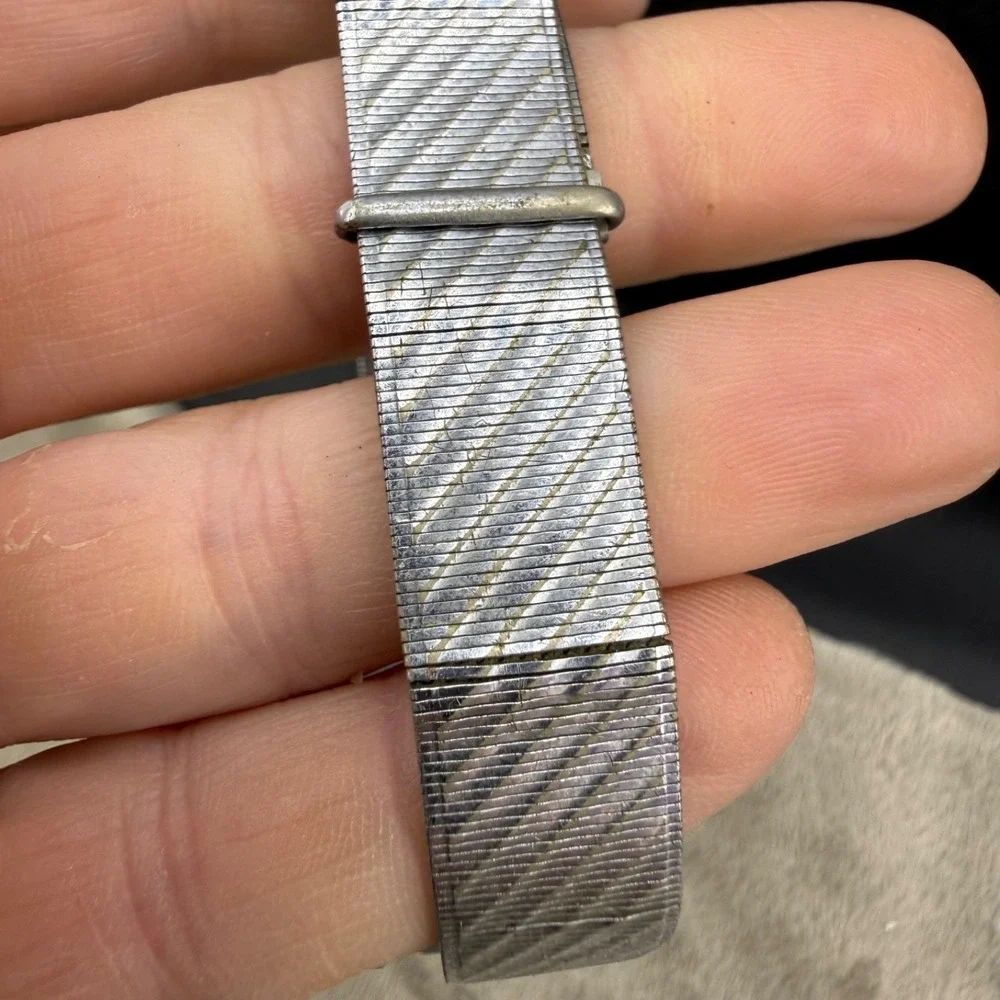 Vintage Medina Watch Military Silver Tone‎ Unique Band UNTESTED 9